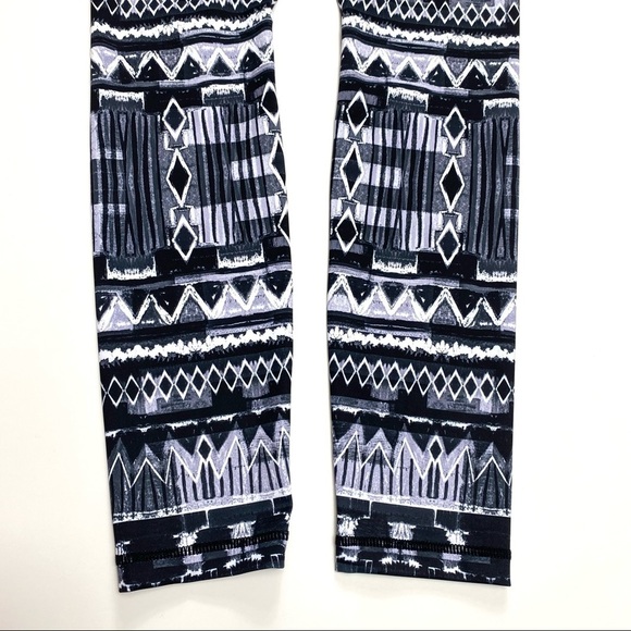 Stronger Safari Logo Aztec Print Leggings B & W - Picture 8 of 9